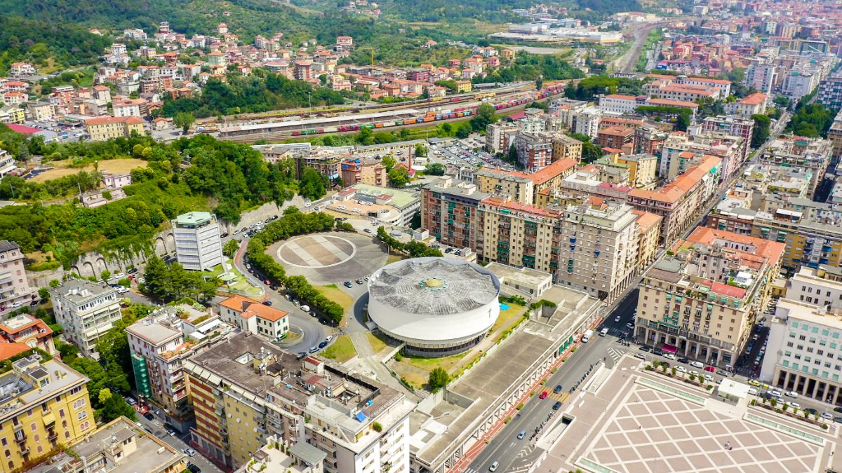 Katedrála Cristo Re dei Secoli v La Spezii Katedrála Cristo Re dei Secoli v La Spezii
